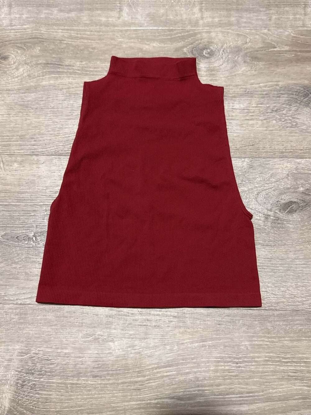 Farm Rio Mock Neck Sleeveless Tank Top Size U / MediumBurgundy Ribbed